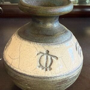 Handmade Ceramic Vase w/ Hawaiian Symbolism of the Islands Est. Early 2000